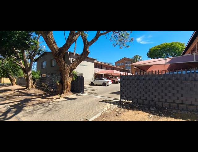 3 BEDROOM APARTMENT FOR SALE IN RUSTENBURG CENTRAL